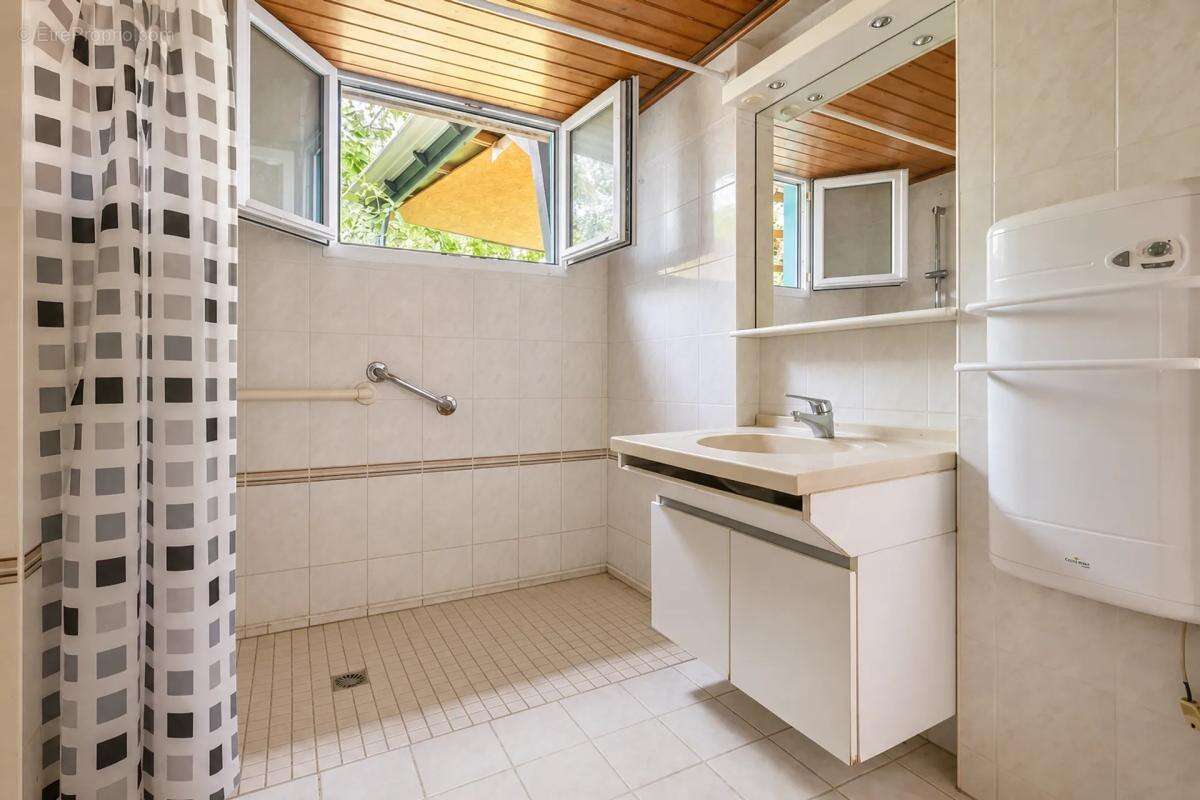 Maison 6 pièces avec grand garage - Louée - photo 9