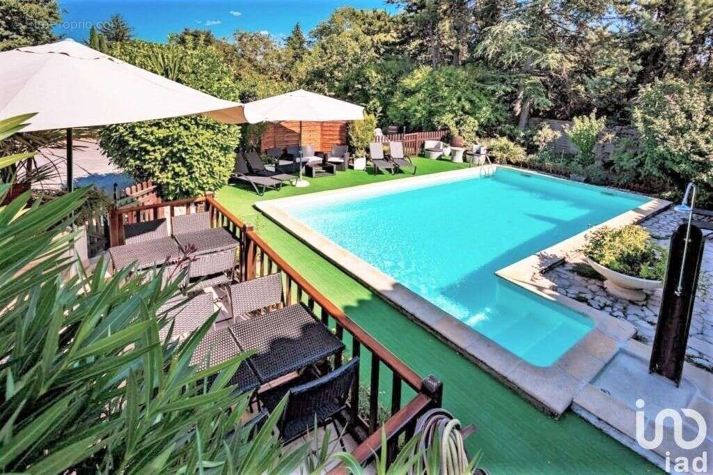 Photo 2 - Commerce à UZES