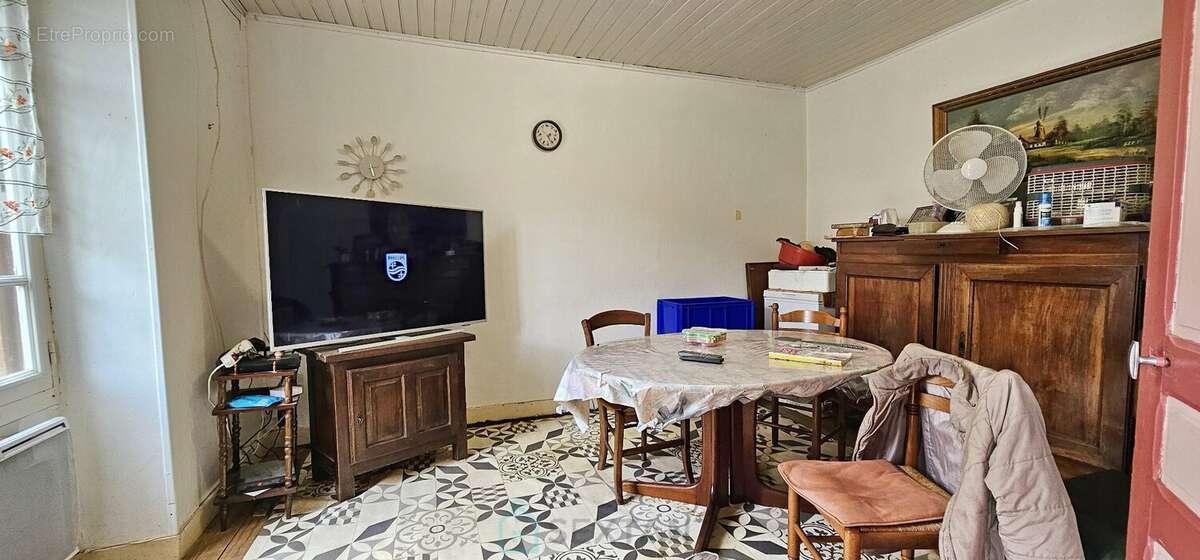 Maison à CENAC-ET-SAINT-JULIEN