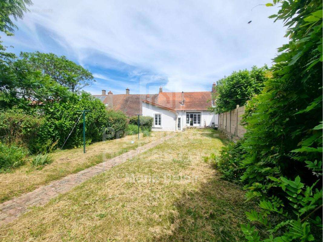 Maison à MESVES-SUR-LOIRE