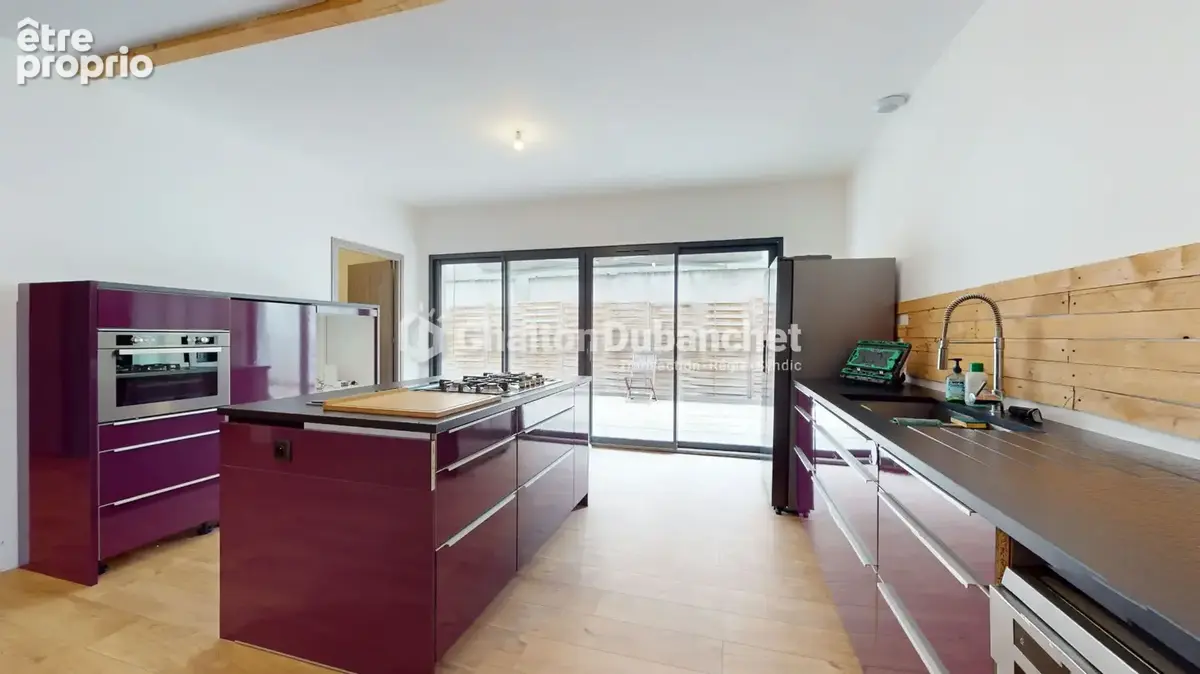 ROANNE - LOFT de 165 m² habitable - 130 m² de dépendance - photo 5