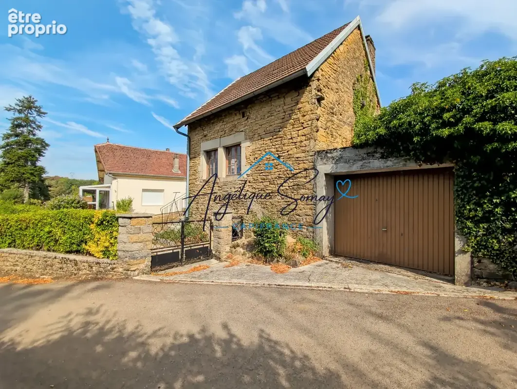 MANTRY – Maison mitoyenne avec maisonnette en pierre et beaux volumes - photo 4