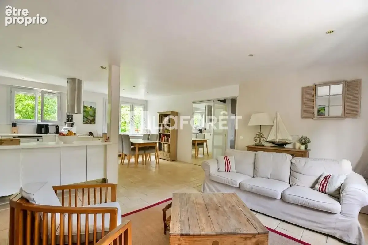 Appartement à LA CELLE-SAINT-CLOUD