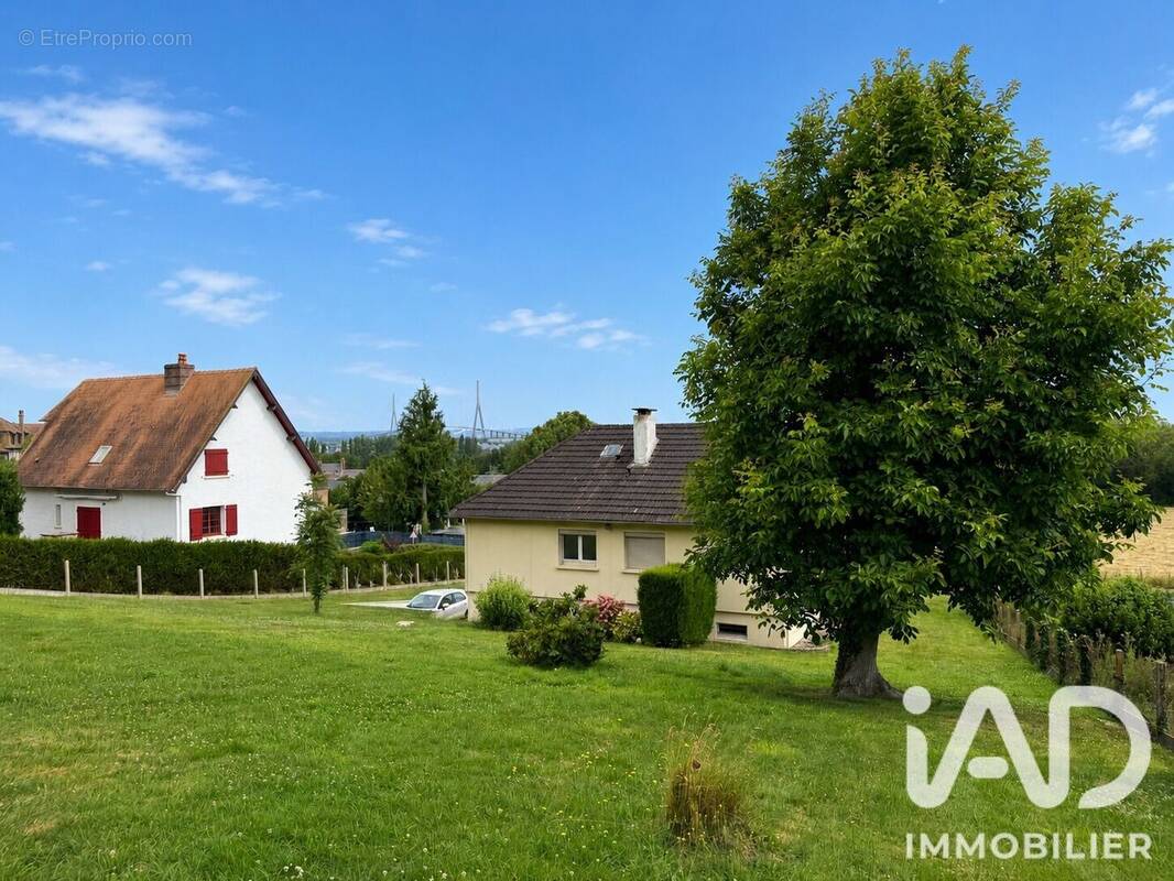 Photo 1 - Maison à LA RIVIERE-SAINT-SAUVEUR
