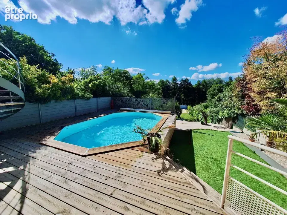Maison à CHATEAUNEUF-SUR-ISERE