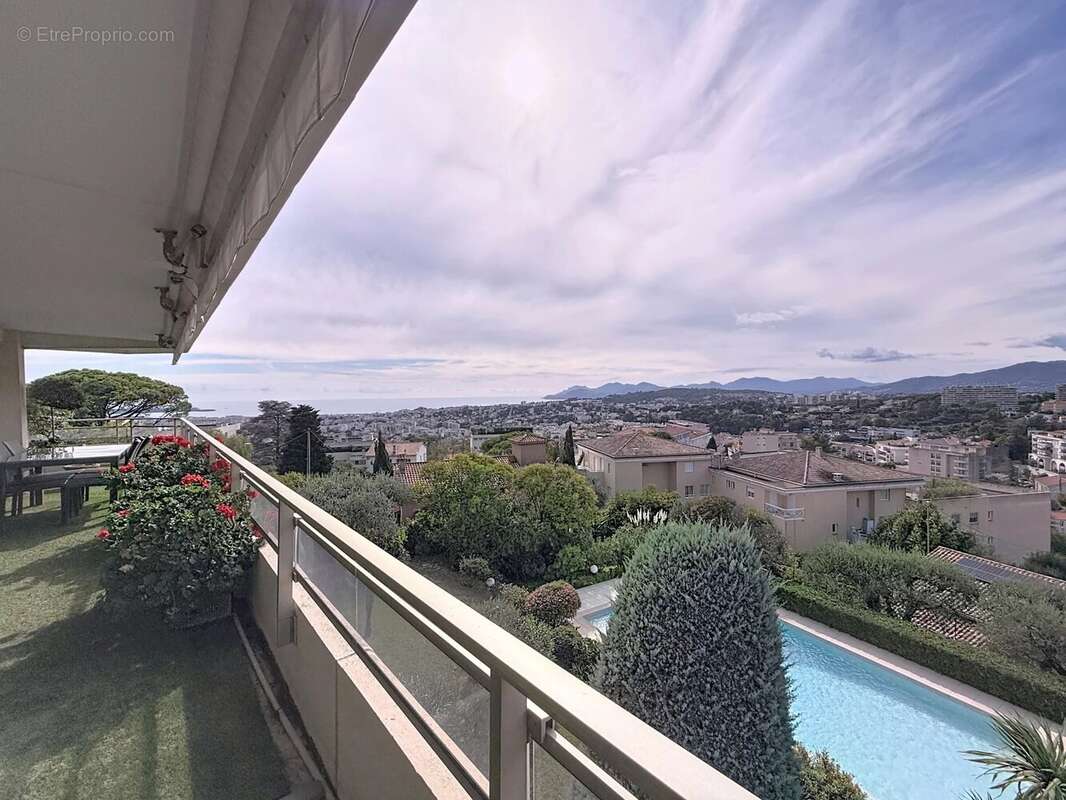 Appartement à LE CANNET