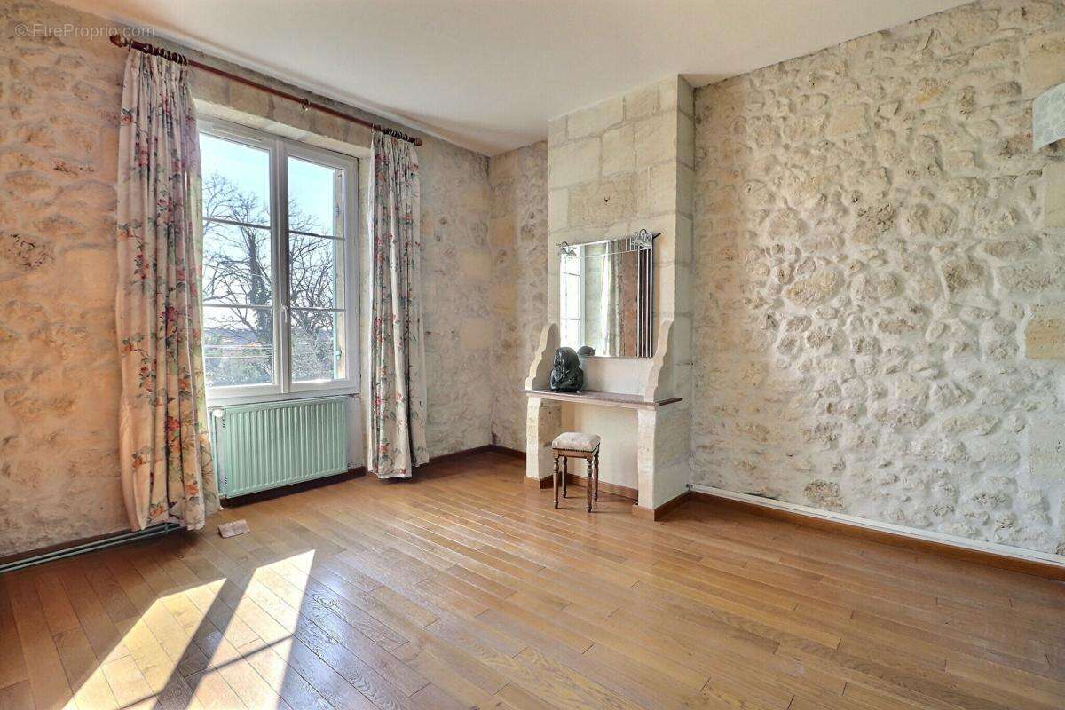 Maison à LE TAILLAN-MEDOC