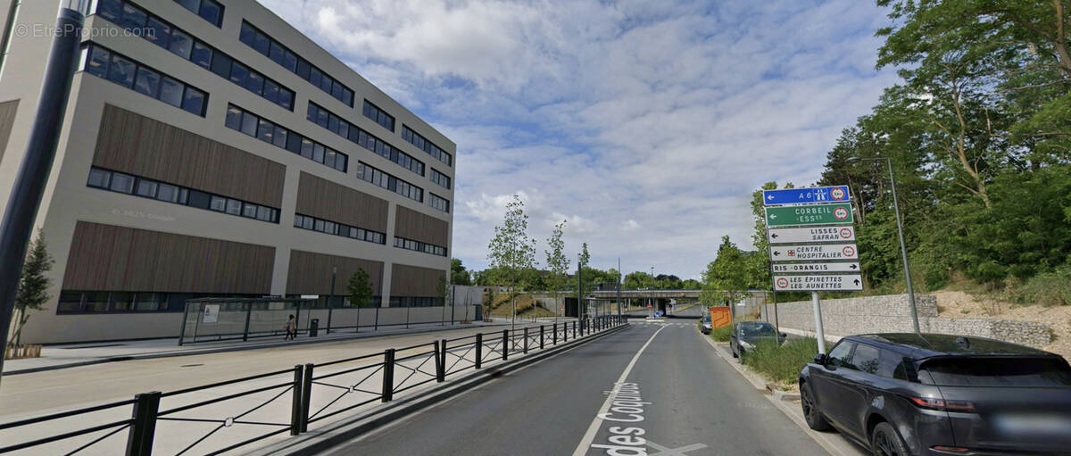 Parking à RIS-ORANGIS