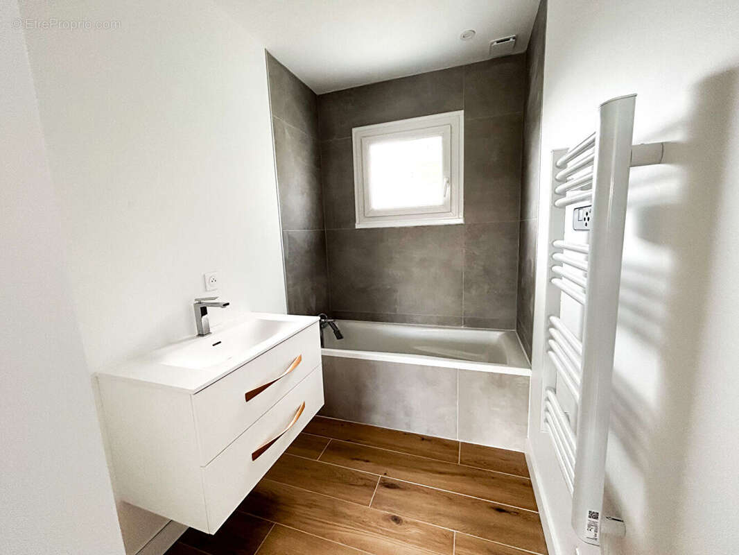 Maison à CARBON-BLANC