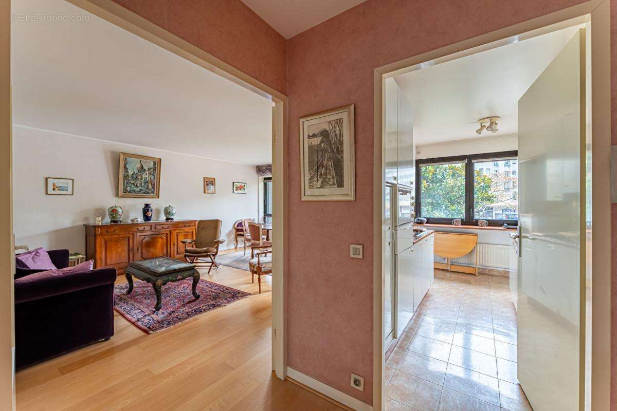 Appartement à SURESNES