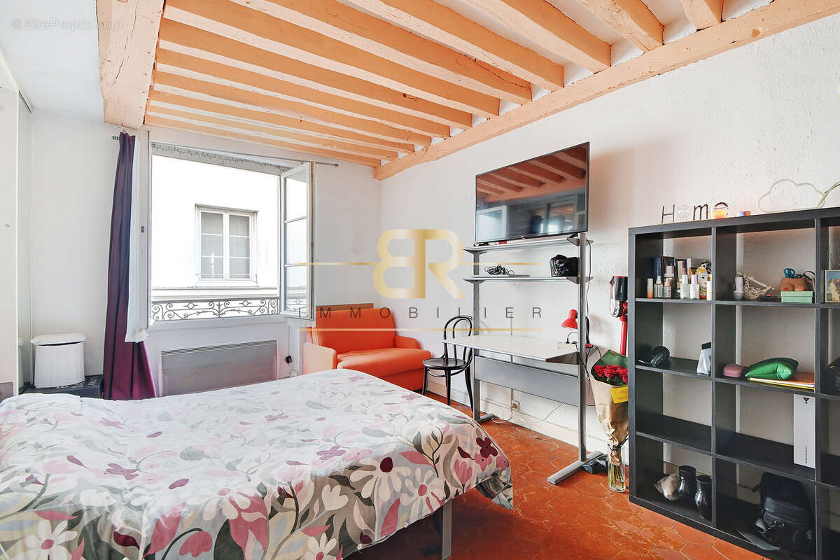 Appartement à PARIS-3E