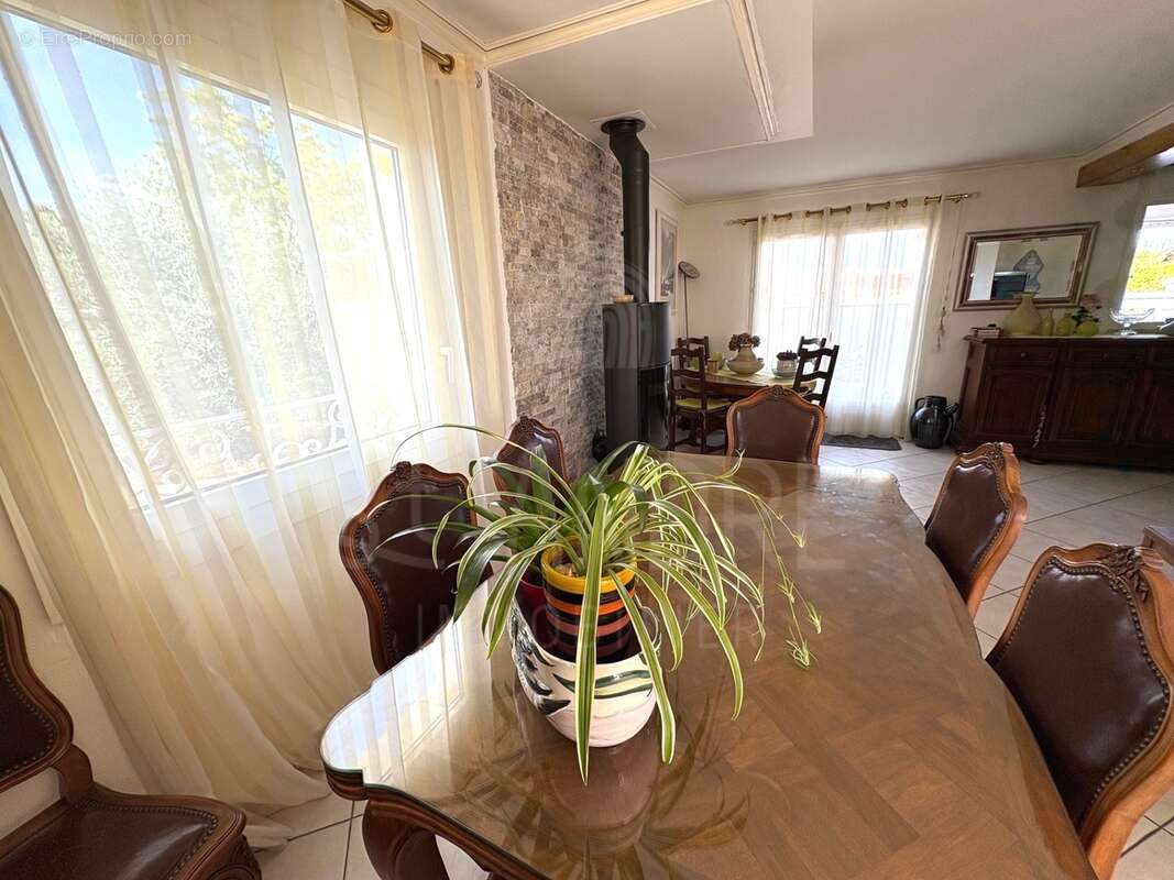 Maison à BEAUREPAIRE