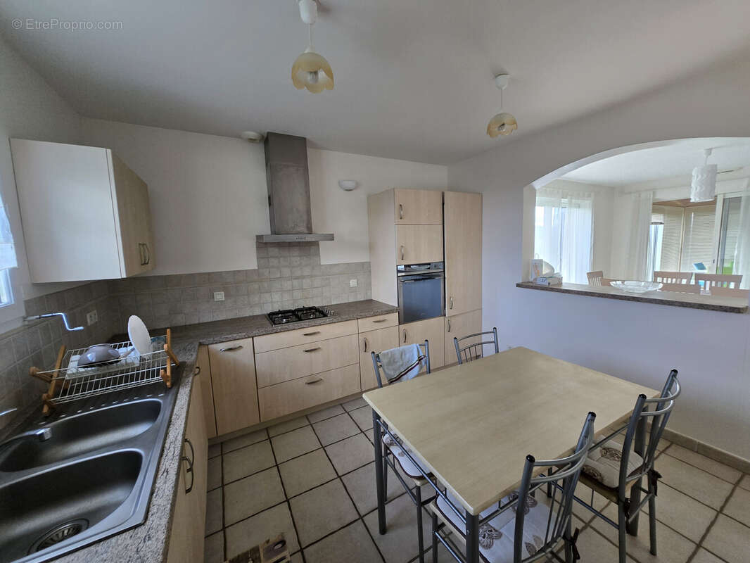 Maison à SAINT-BONNET-DES-BRUYERES