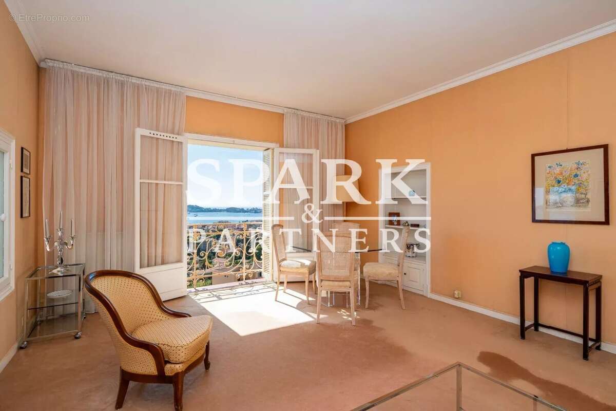 Appartement à BEAULIEU-SUR-MER