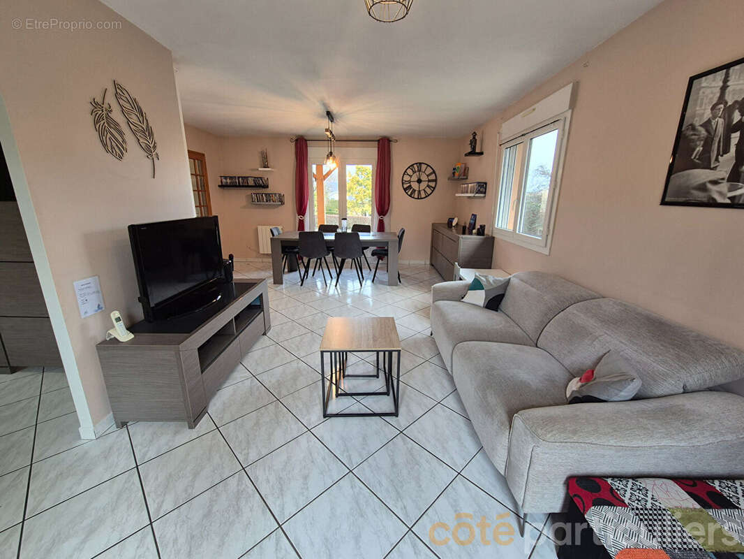 Maison à LUC-LA-PRIMAUBE