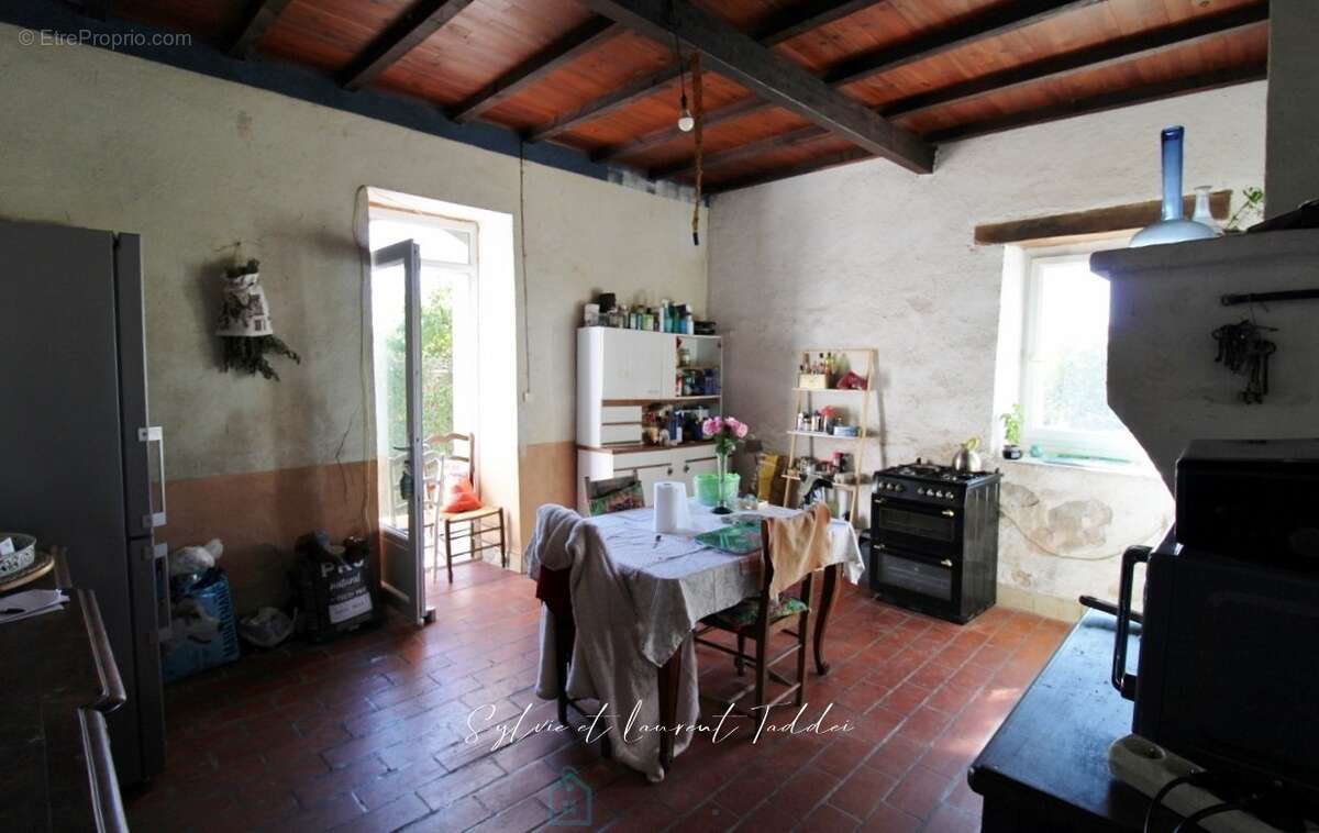 Propriété de 30 hectares  maison en pierre à rénover  dépendances  étangs - photo 7