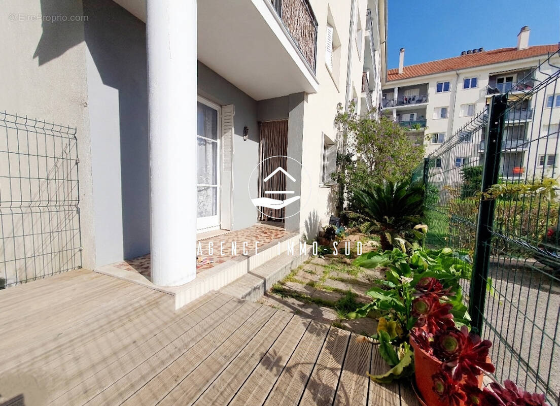 Appartement à SAINT-LAURENT-DU-VAR