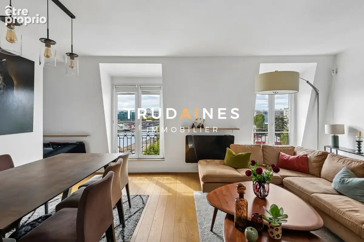 Appartement à PARIS-16E