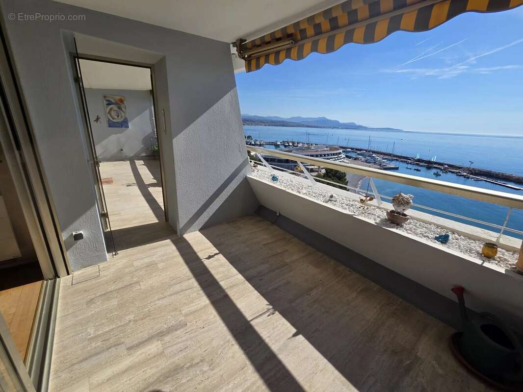 Appartement à VILLENEUVE-LOUBET
