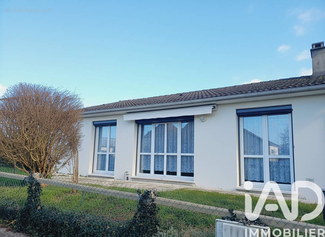 Photo 1 - Maison à CRESSY