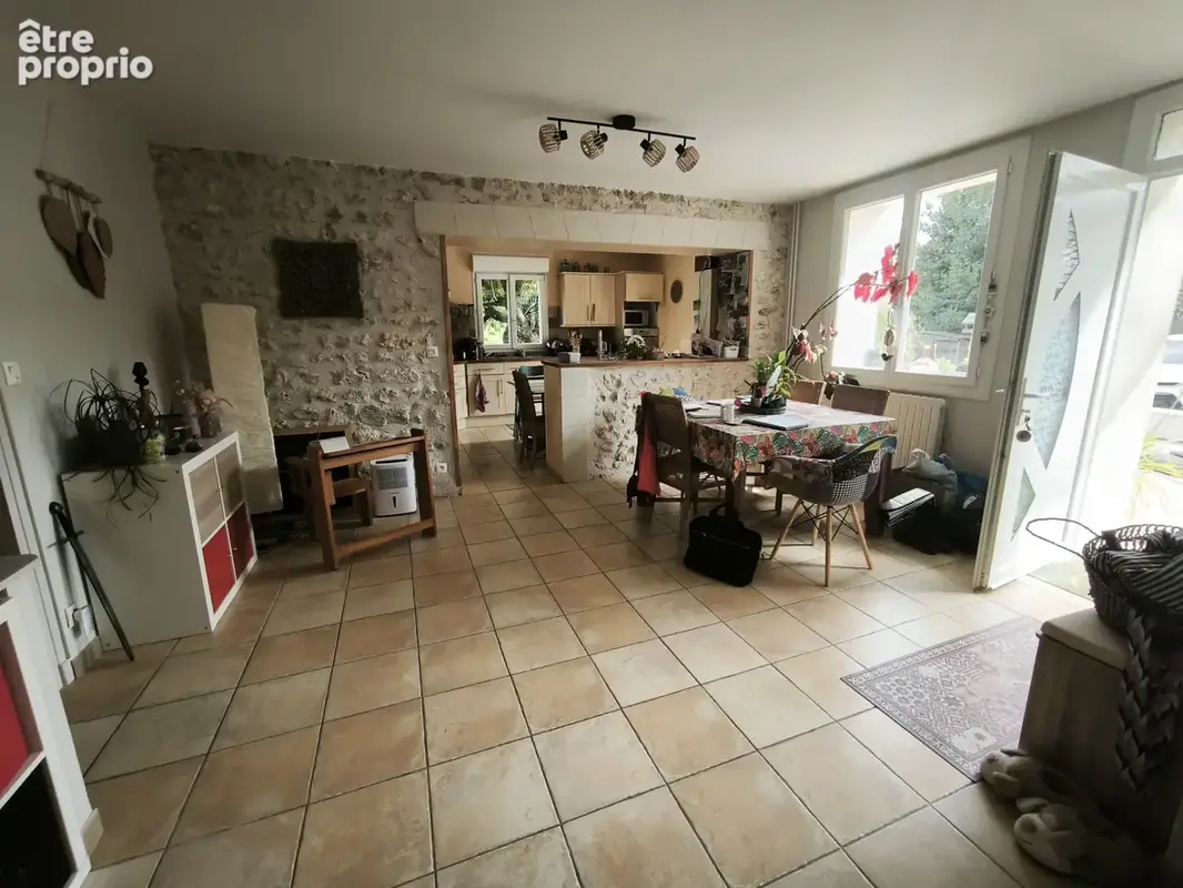 Maison familiale de caractère   140 m2   Beaumont-Louestault - photo 8