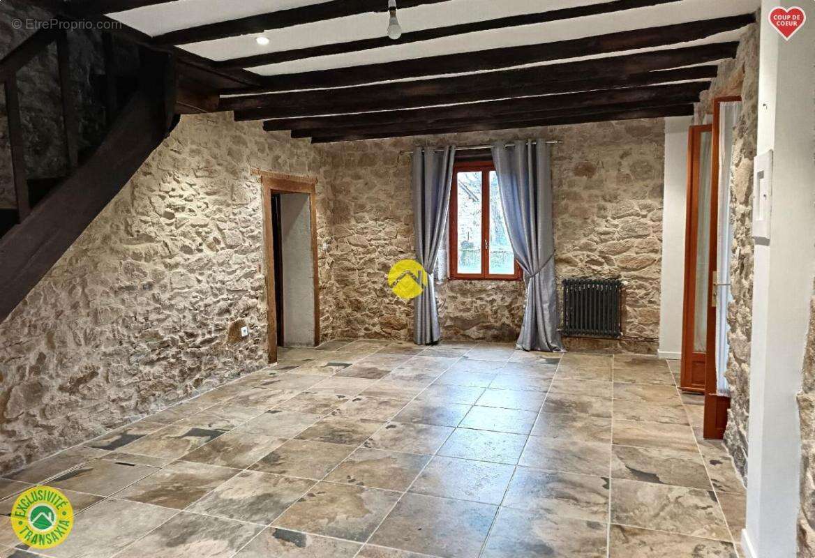 Maison à LE GRAND-BOURG