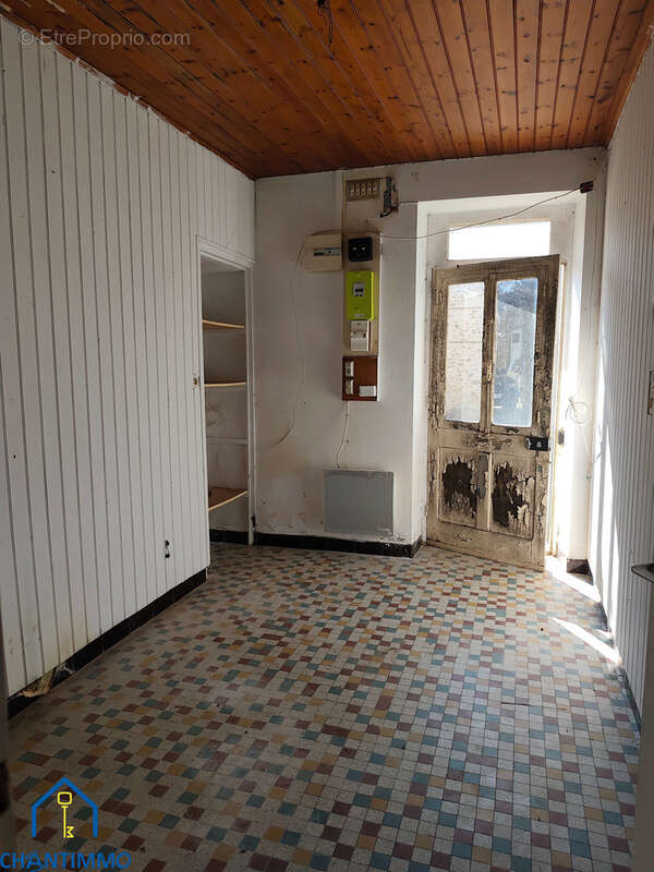 Maison ancienne de plain-pied à rénover   Secteur Bournezeau - photo 6
