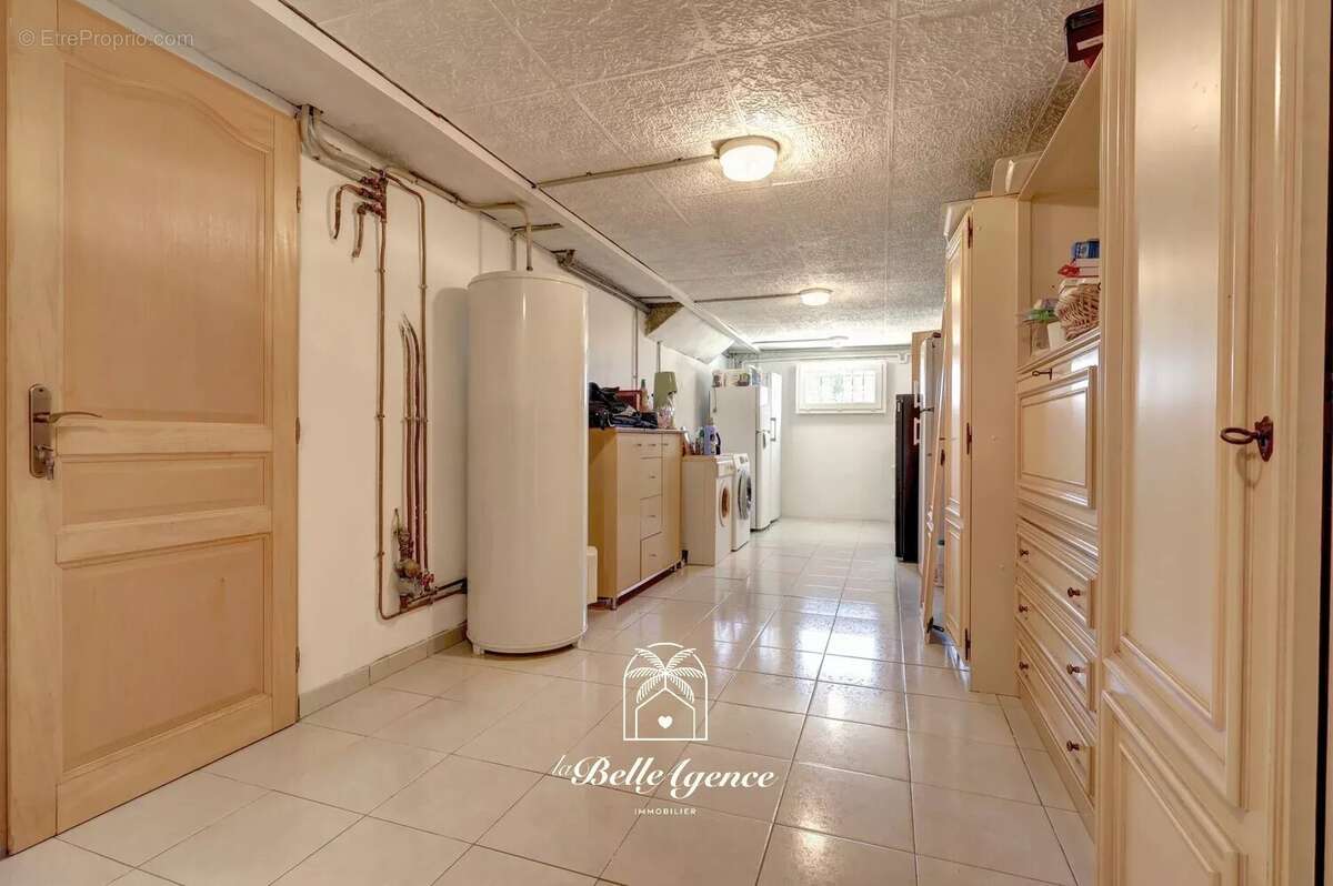 Maison à SAINT-LAURENT-DU-VAR