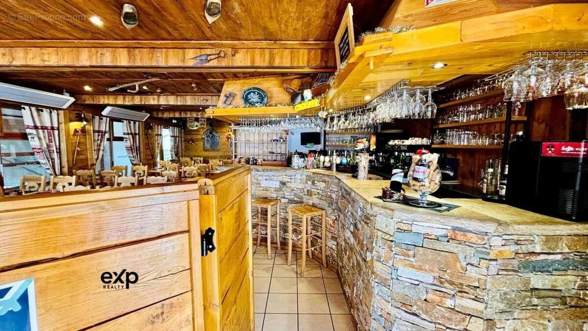 Commerce à SAINT-FRANCOIS-LONGCHAMP