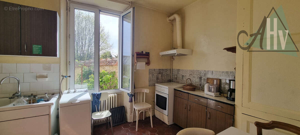Maison bourgeoise - 150 m2 - 8 pièces - Provins - photo 8