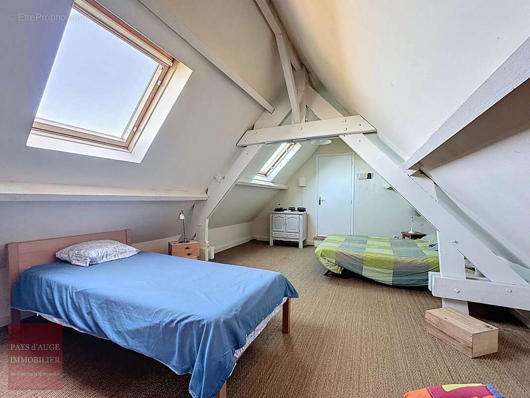 Maison à SAINT-GEORGES-EN-AUGE