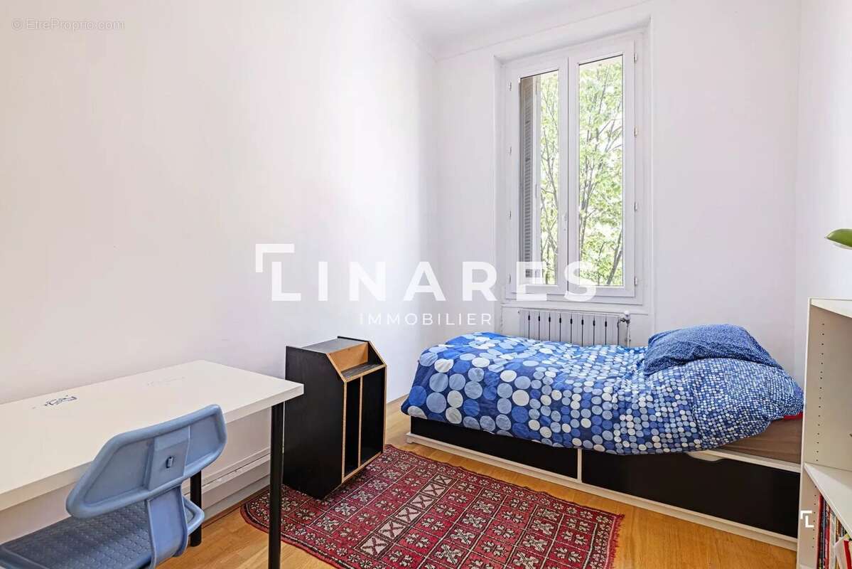 Appartement à MARSEILLE-1E