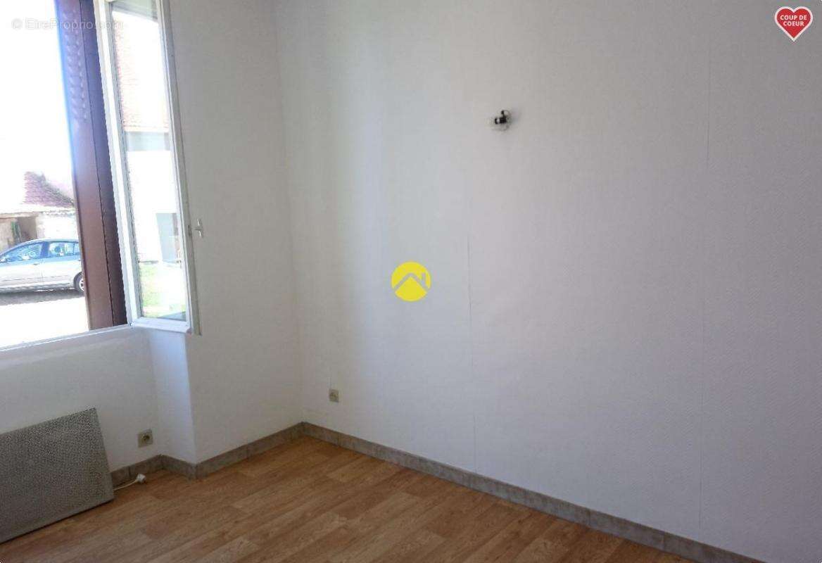 Maison à SAINT-AMAND-MONTROND