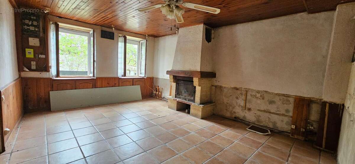 Photo 3 - Maison à SAINT-SAULGE