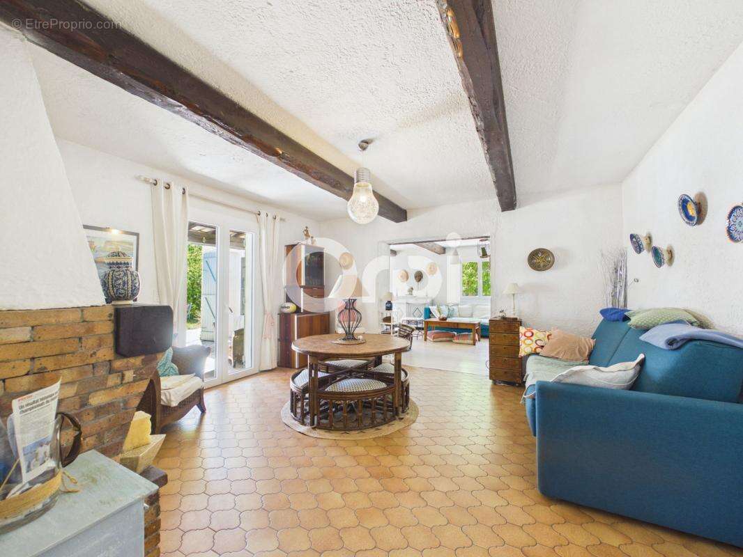 Maison à BAGNOLS-EN-FORET