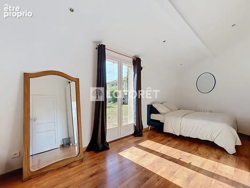 Villa de plain pied à vendre AU COEUR Villars Les Dombes 6 pièce(s) 131 m2 - photo 7