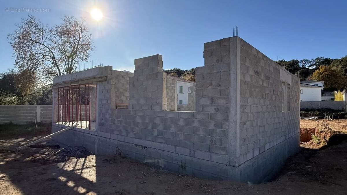 Maison à SANTA-LUCIA-DI-MORIANI