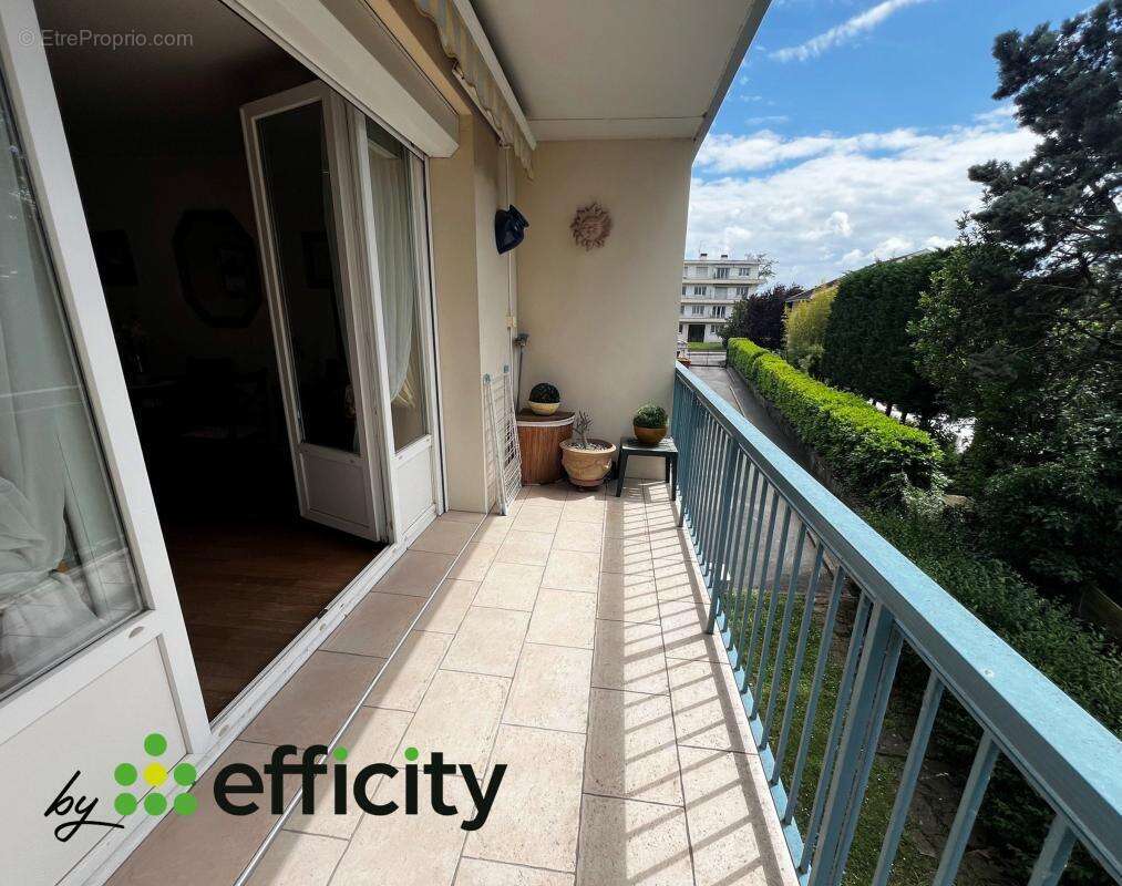 Appartement à MEYZIEU