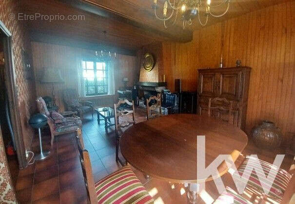Maison à SAINT-GERVAIS-D'AUVERGNE