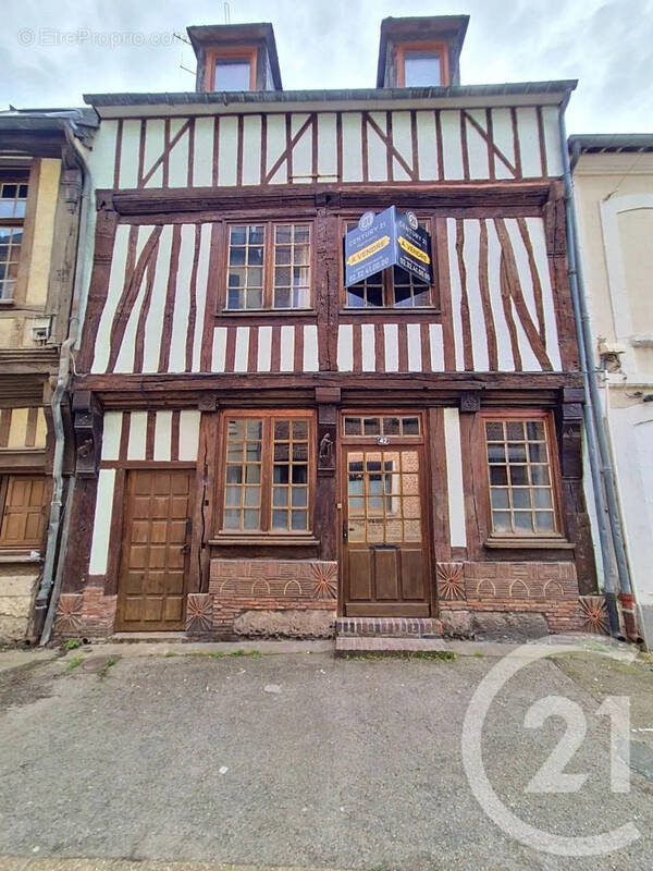 Maison à QUILLEBEUF-SUR-SEINE
