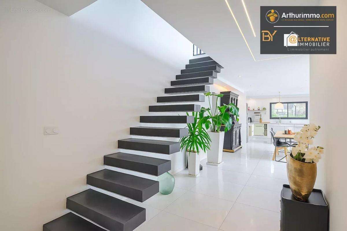 Maison à SAINT-ERBLON