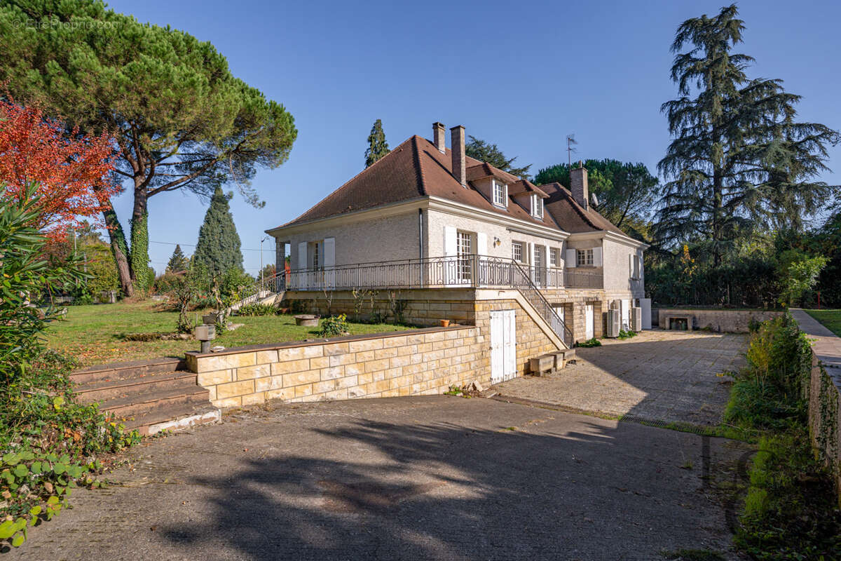 Maison à SAINTE-LIVRADE-SUR-LOT
