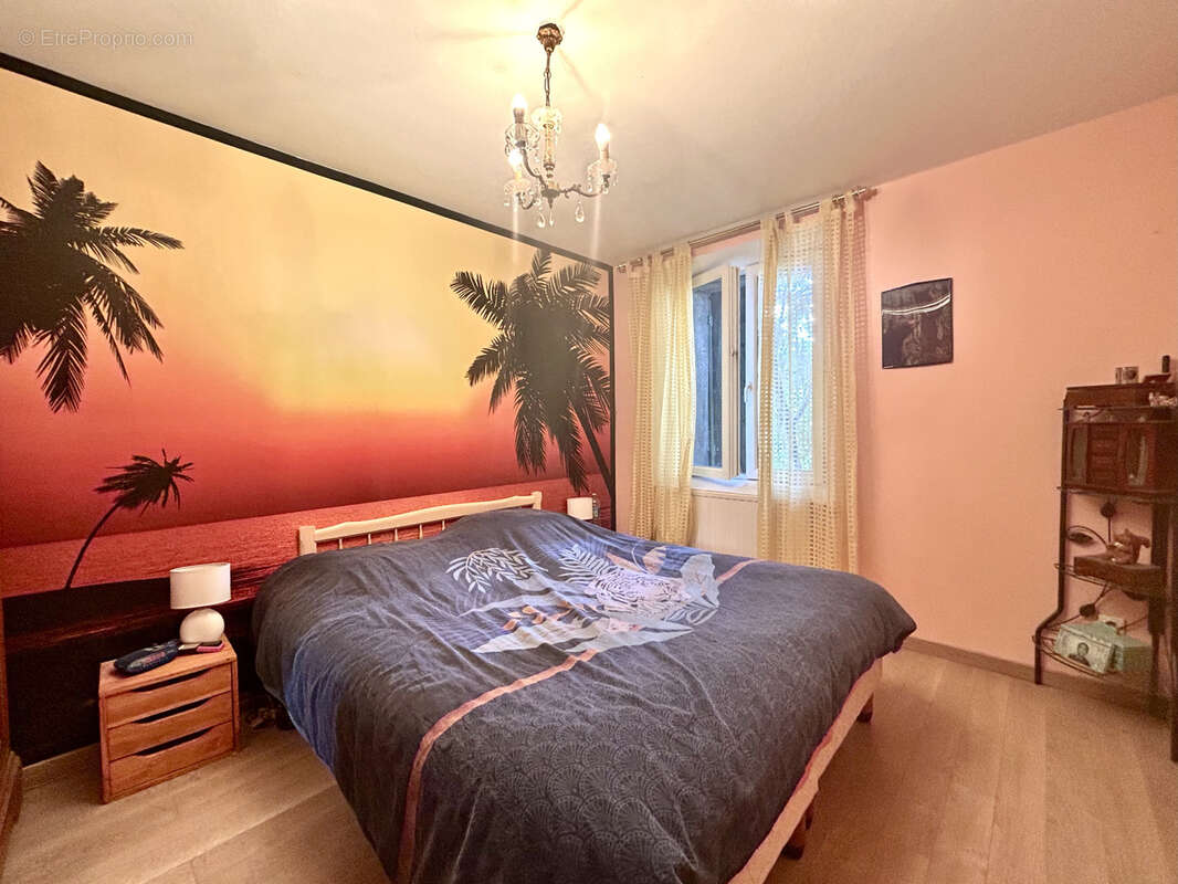 Maison à SURY-LE-COMTAL