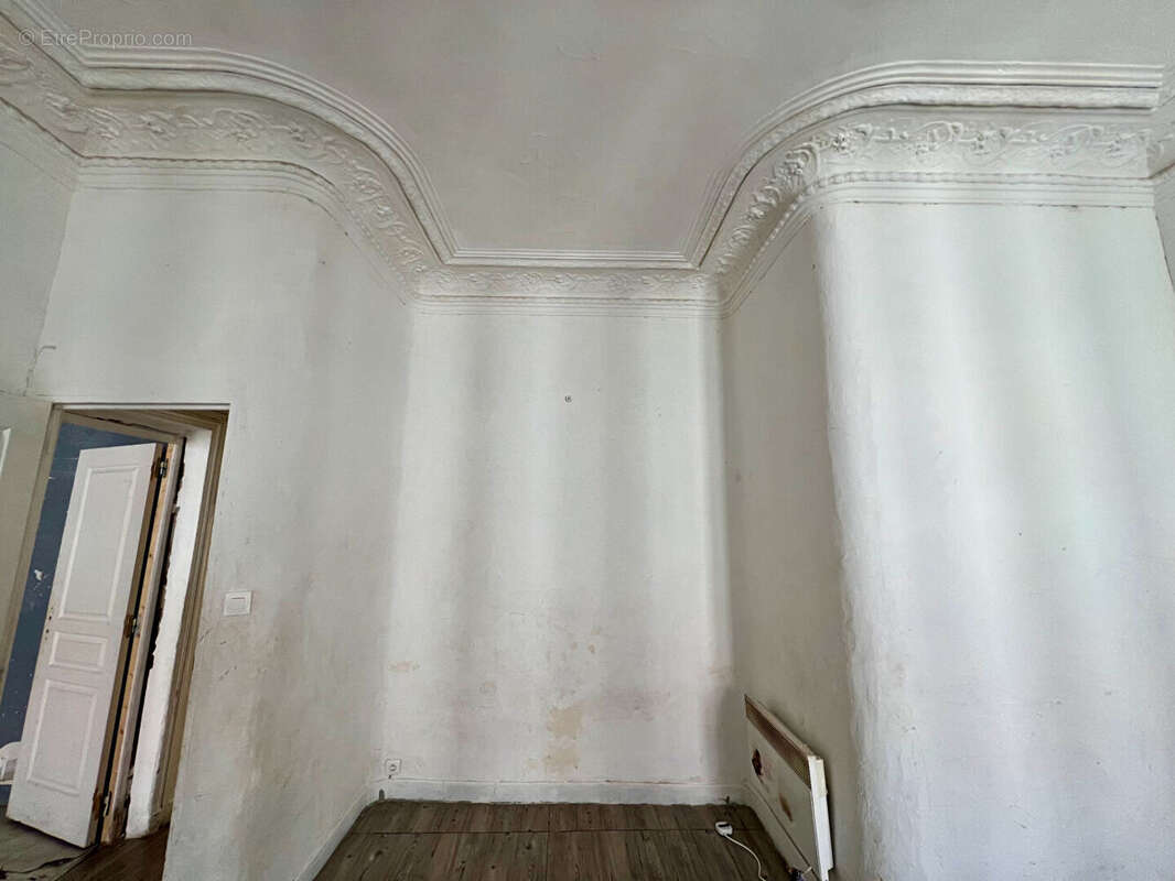 Appartement à MARSEILLE-2E