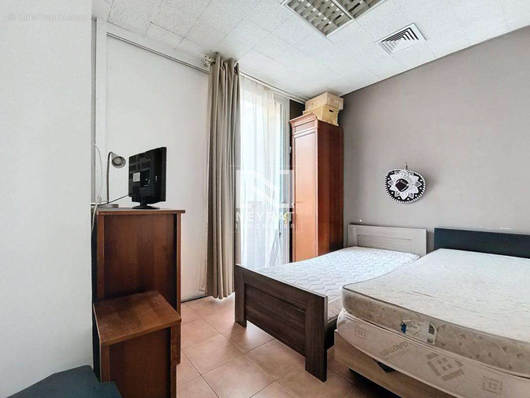 Fond de commerce avec appartement centre ville de saint-raphael - photo 17