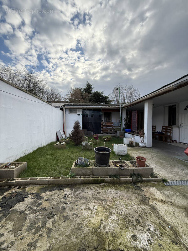 Maison à LE BLANC-MESNIL