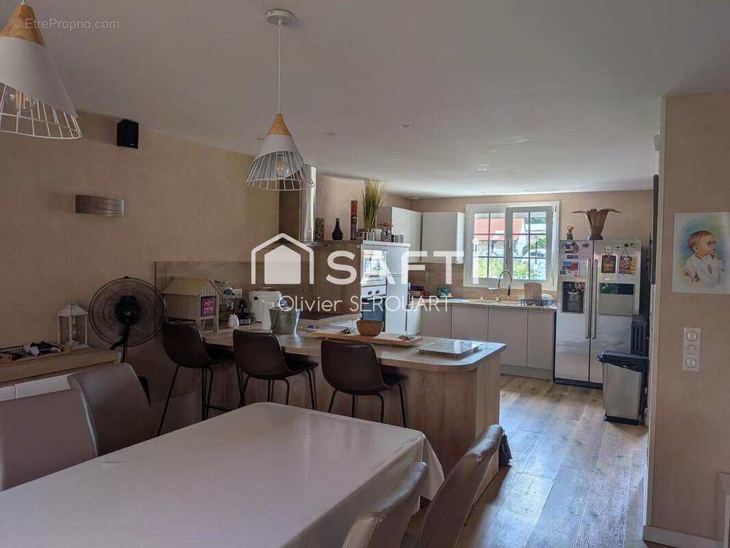 Maison 90 m² à Saint-Quentin  - photo 2