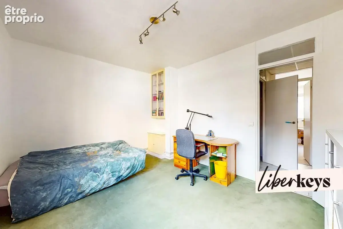 Courbevoie – Lumineux 4 pièces de 90 m² – 3 chambres et parking - photo 13