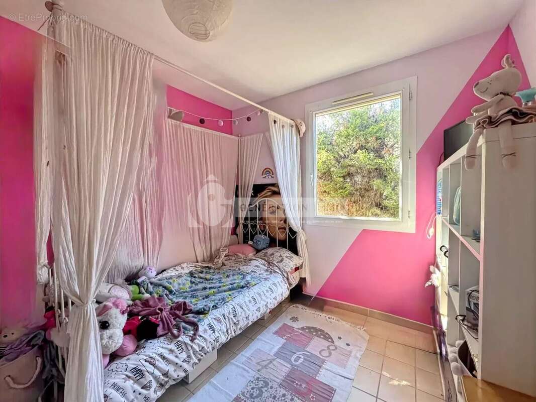 Maison à SAINT-ETIENNE-DU-GRES