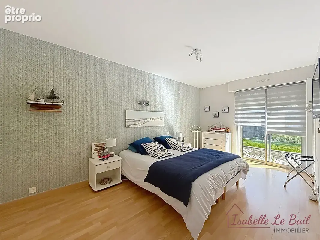 Laille - maison d'architecte  - 235 m² -piscine couverte - parcelle a batir - photo 9